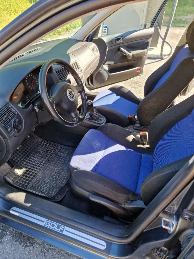 Volkswagen Golf 2001 photo 2