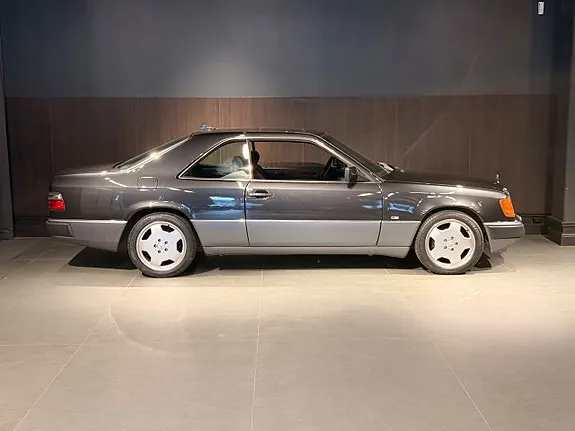 Mercedes-Benz 300 Ce-24 1990 photo 5