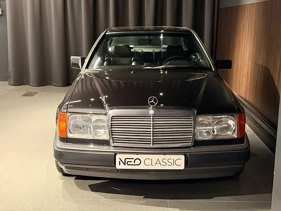 Mercedes-Benz 300 Ce-24 1990 photo 3