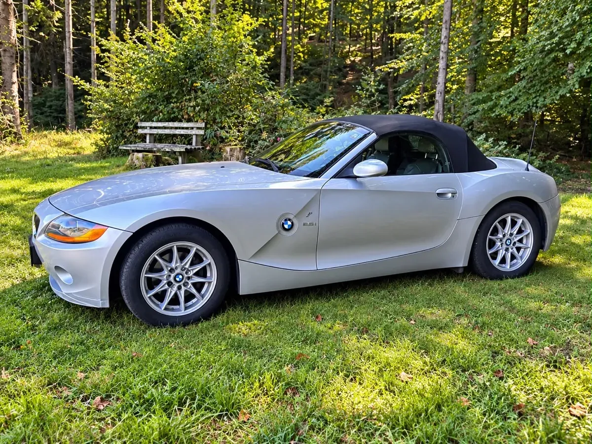 BMW Z4 2004 photo 2