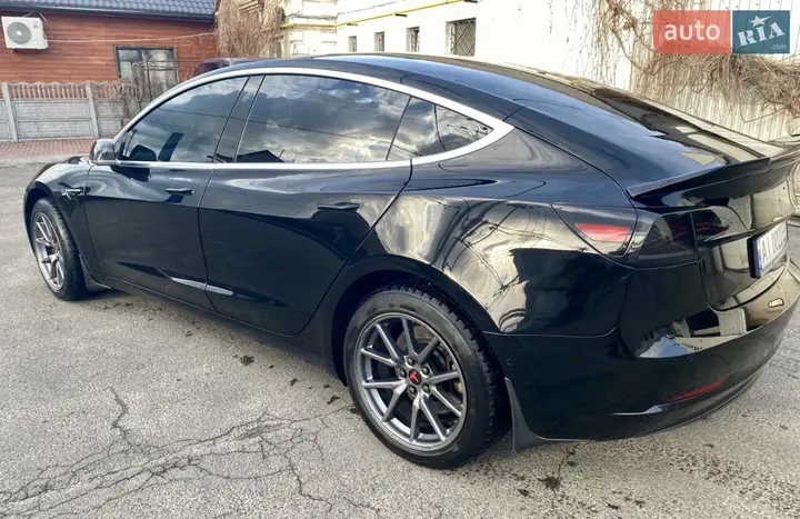 Tesla Model 3 2018 photo 3