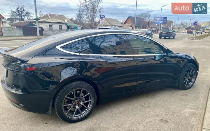 Tesla Model 3 2018 photo 4