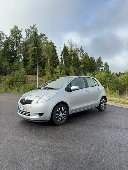Toyota Yaris 2006 photo 2