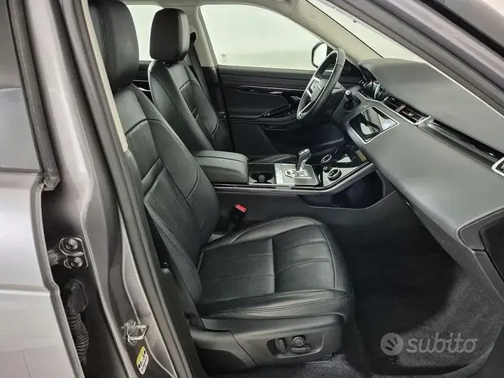 Land Rover Range Rover Evoque 2022 photo 3