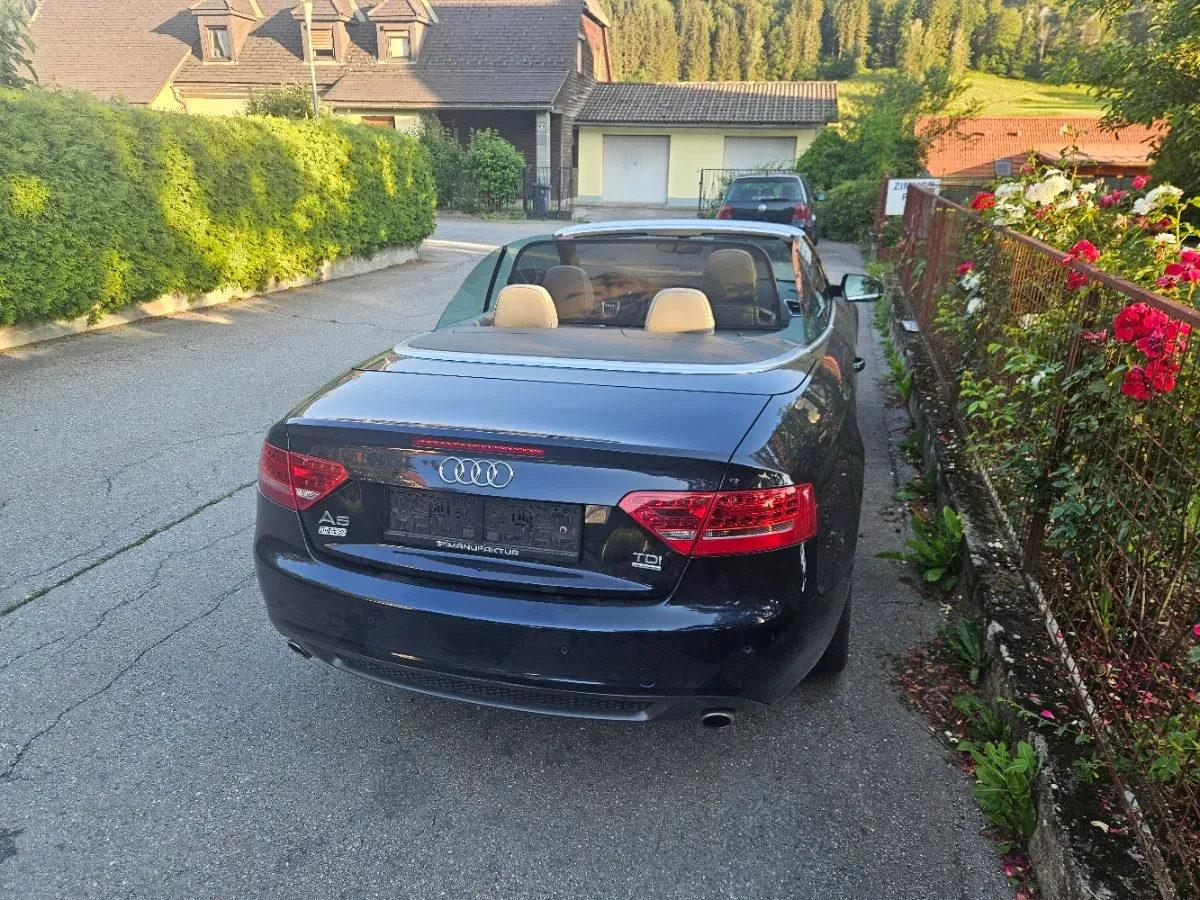 Audi A5 2010 photo 2