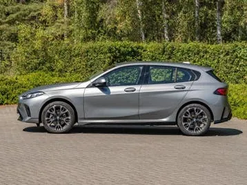 BMW 1 Series 2025 photo 3