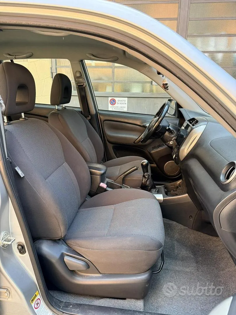 Toyota Rav4 2004 photo 3