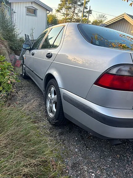 Saab 9-5 1998 photo 2