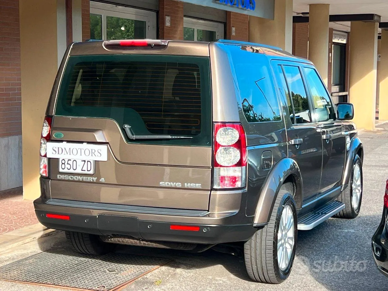 Land Rover Discovery 2011 photo 4