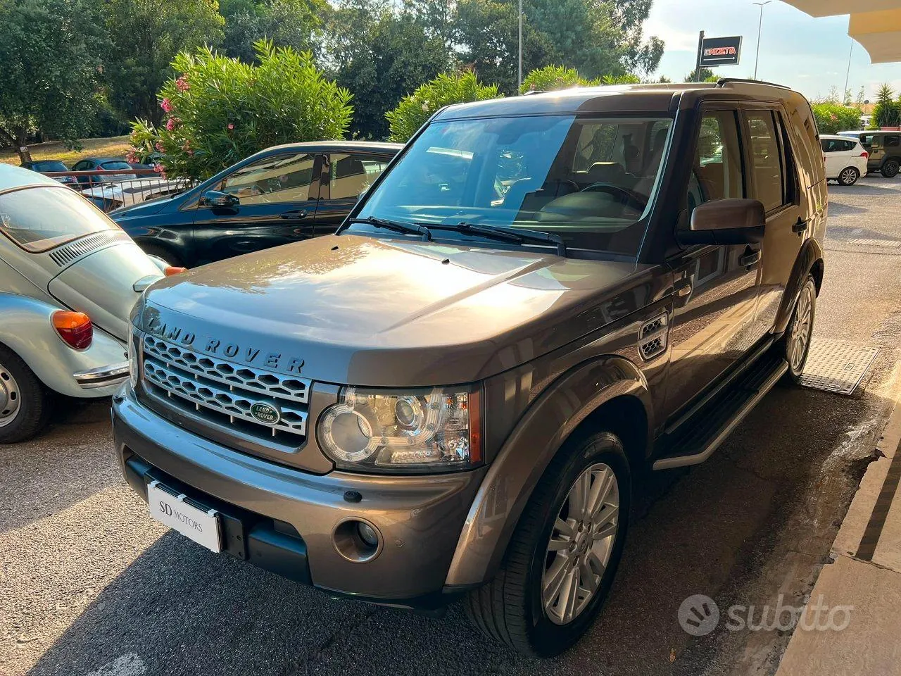 Land Rover Discovery 2011 photo 3