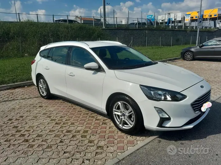 Ford Focus 2021 photo 2