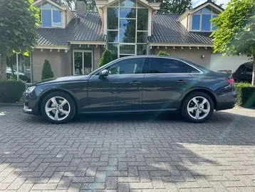 Audi A4 2020 photo 2