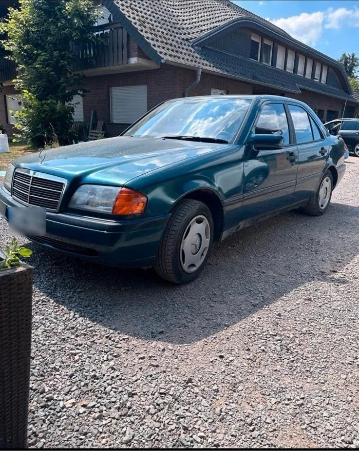 Mercedes-Benz C180