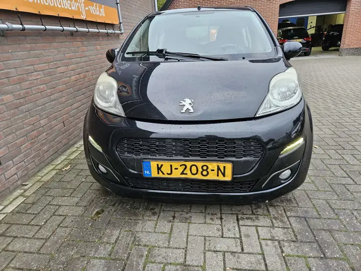 Peugeot 107 2012 photo 2