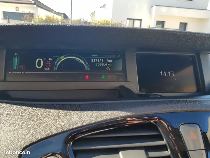 Renault Scenic 2015 photo 3