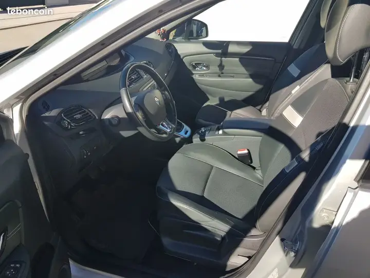 Renault Scenic 2015 photo 2
