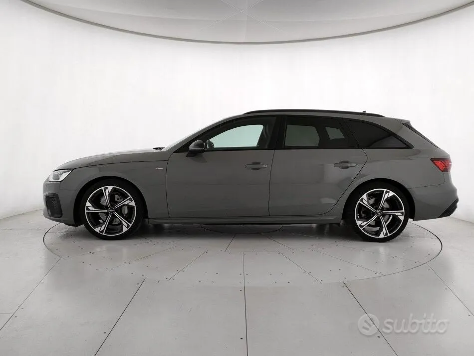 Audi A4 2022 photo 3