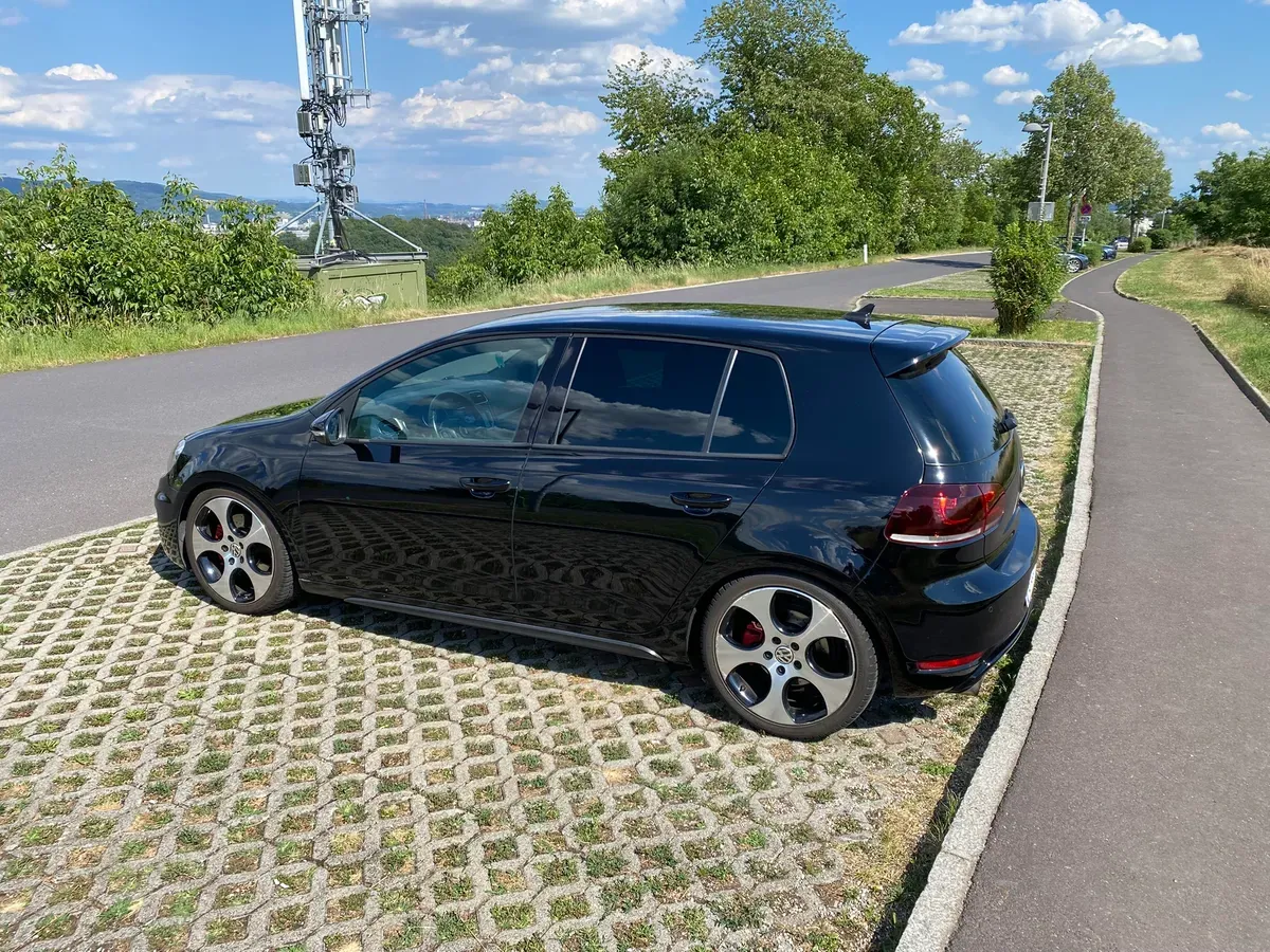 Volkswagen Golf 2009 photo 3