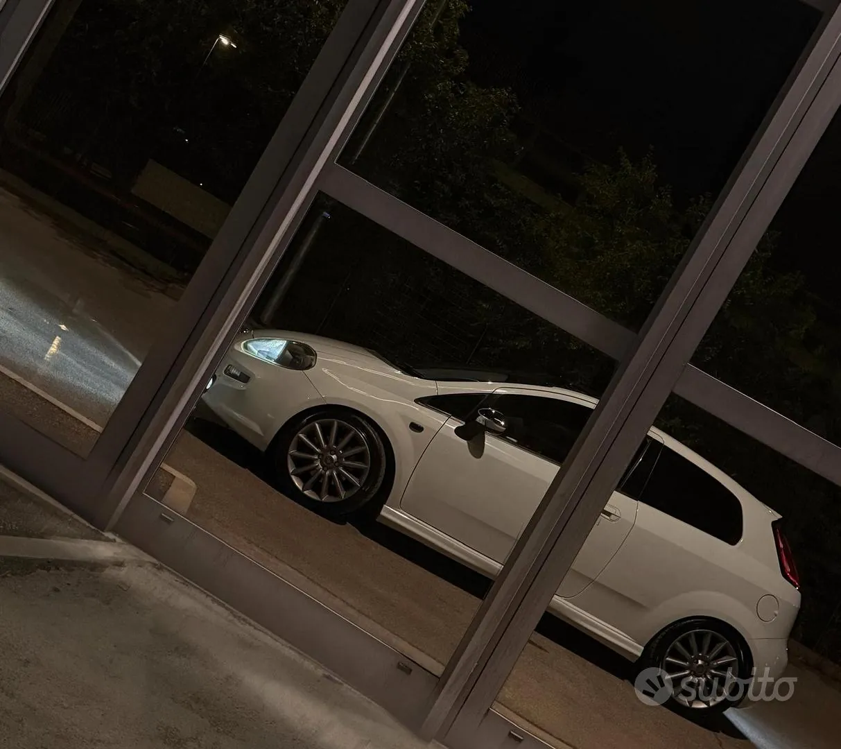Fiat Punto 2012 photo 2