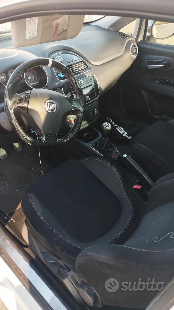 Fiat Punto 2012 photo 4
