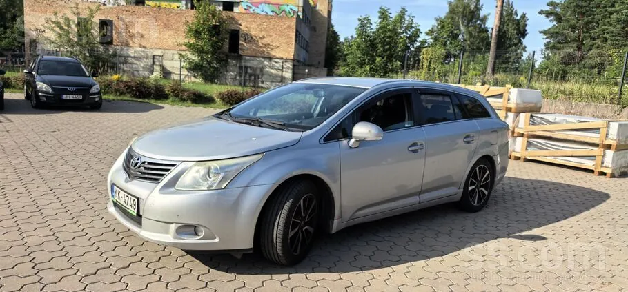 Toyota Avensis 2010 photo 2