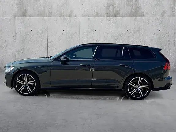 Volvo V60 2022 photo 2