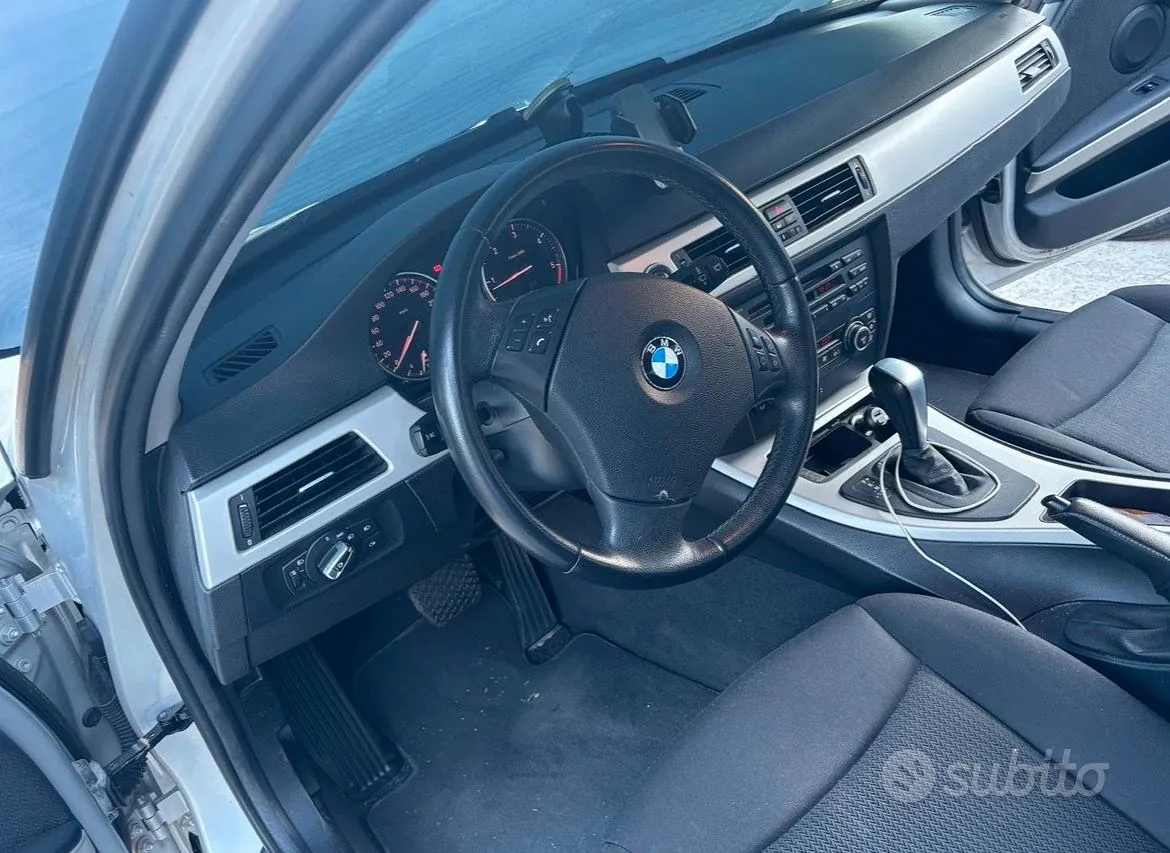 BMW 320D 2009 photo 3