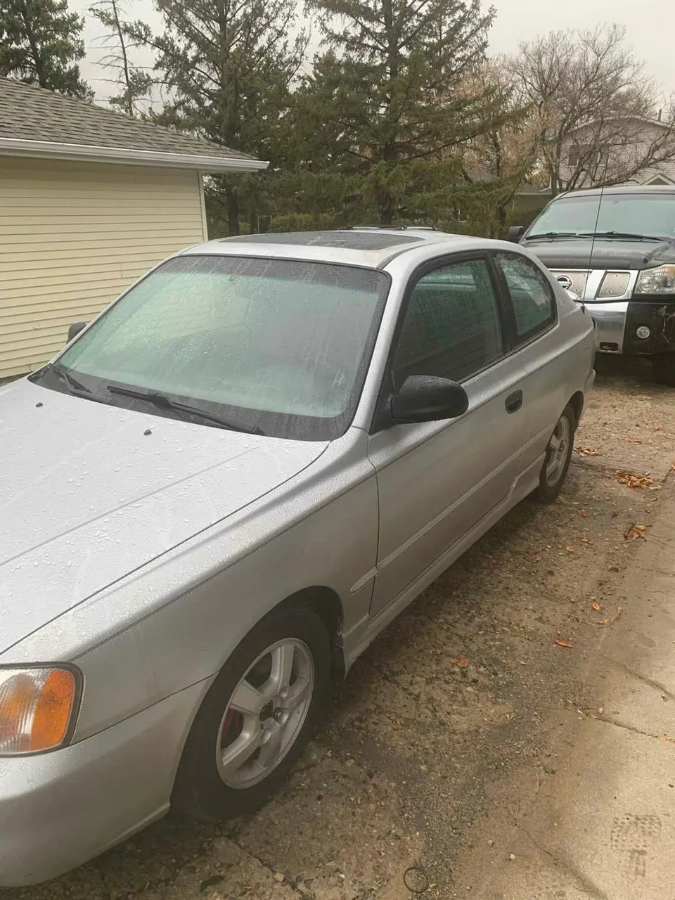 Hyundai Accent 2002 photo 2