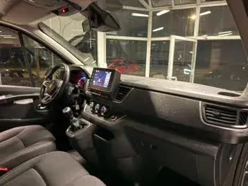 Renault Trafic 2023 photo 3