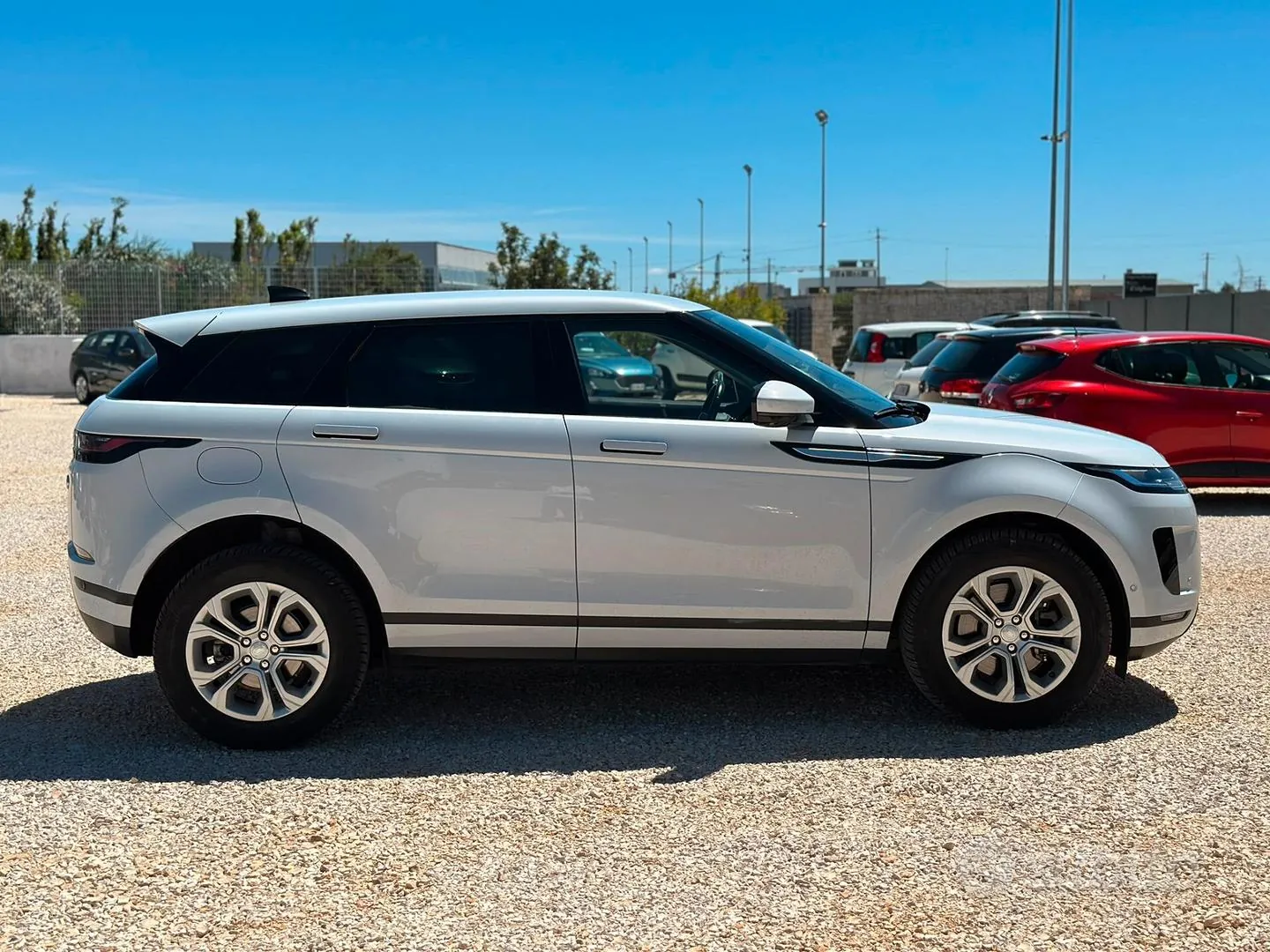 Land Rover Range Rover Evoque 2021 photo 4
