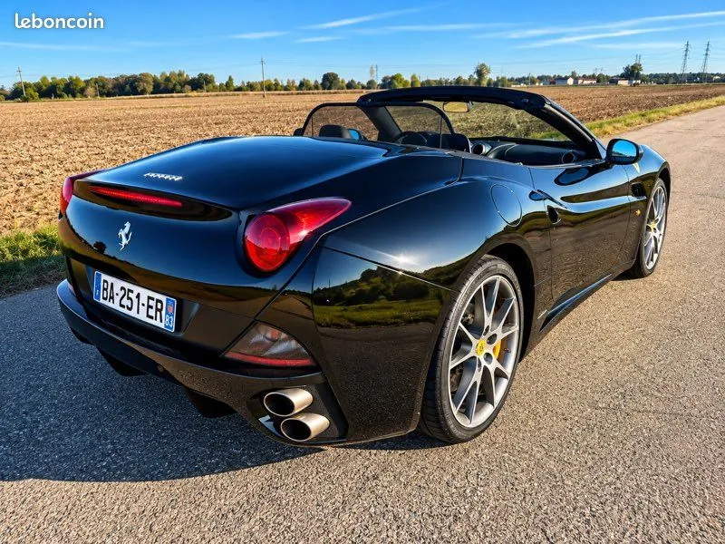 Ferrari California 2010 photo 2