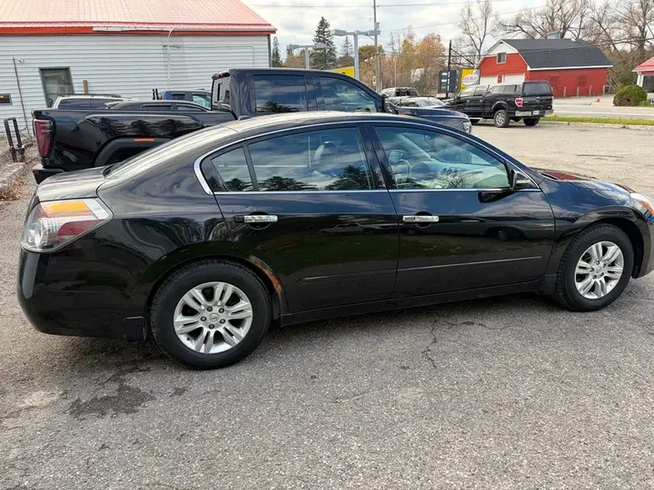 Nissan Altima 2010 photo 5