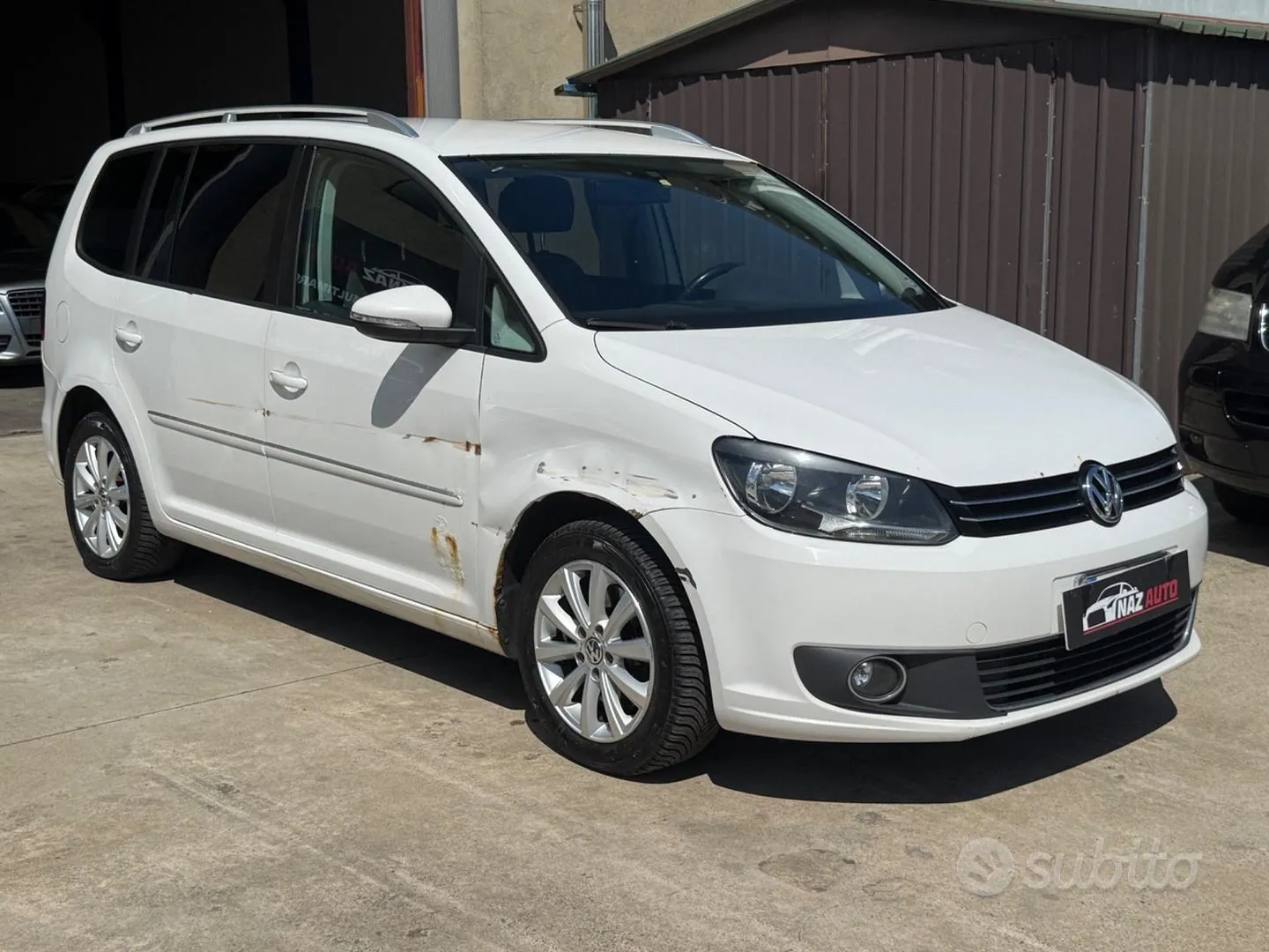 Volkswagen Touran 2012 photo 2