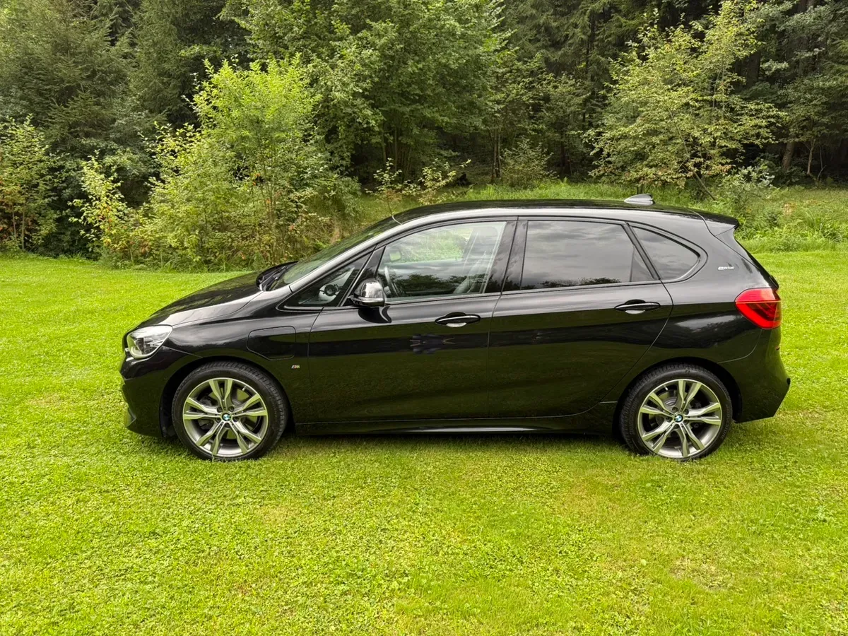 BMW 2 Series 2018 photo 2
