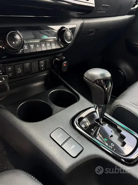 Toyota Hilux 2024 photo 4