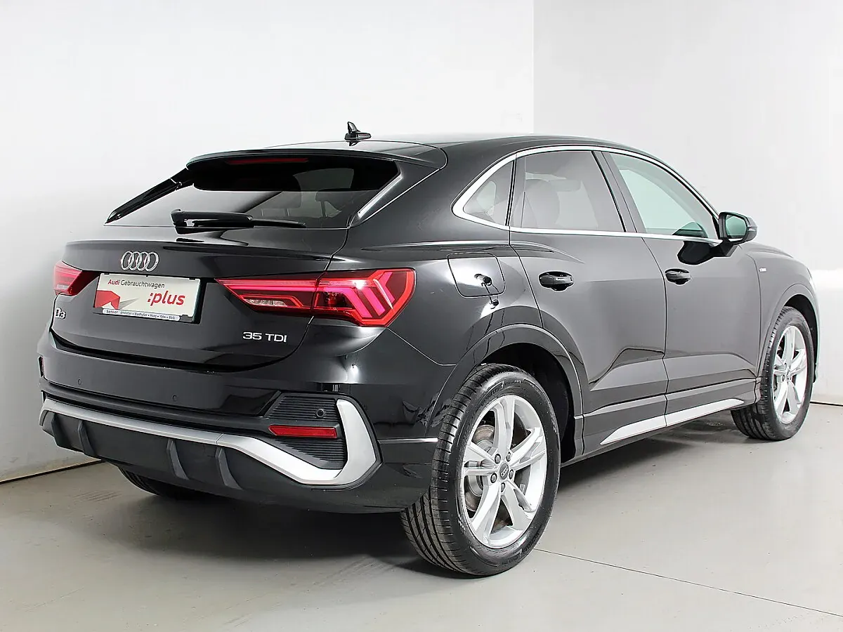 Audi Q3 2020 photo 2