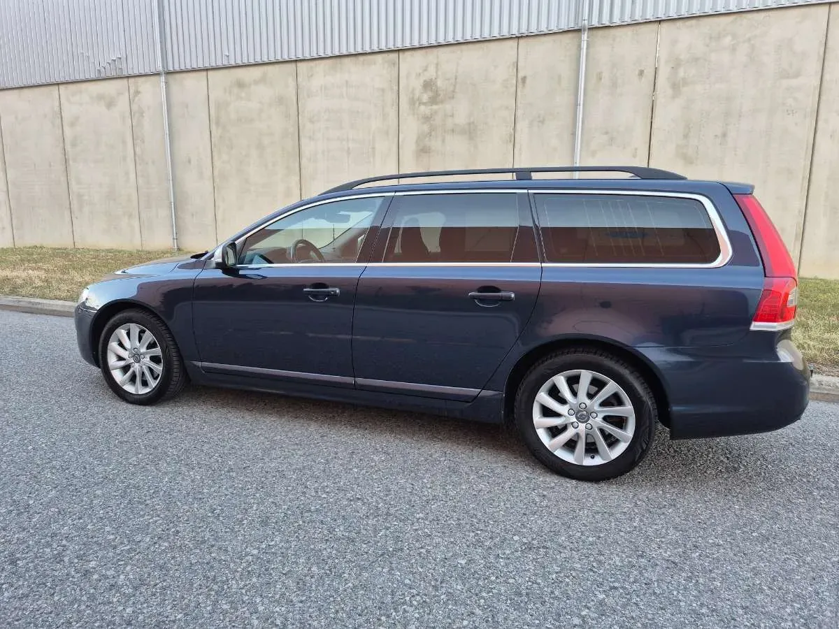 Volvo V70 2015 photo 2