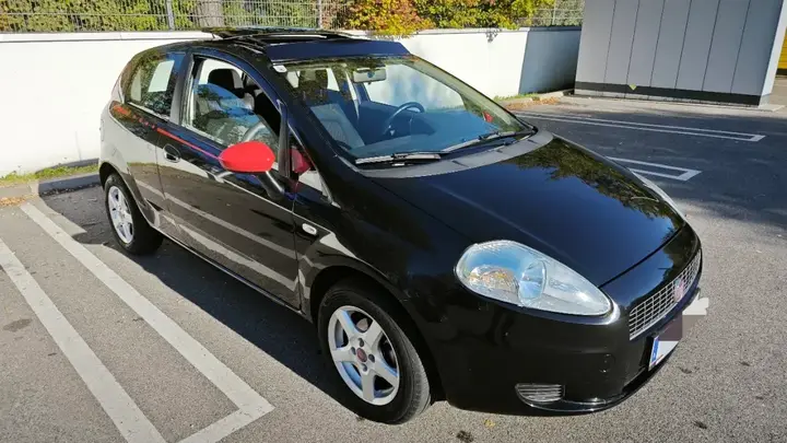 Fiat Grande Punto 2008 photo 2