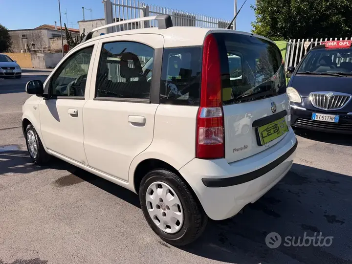 Fiat Panda 2011 photo 4