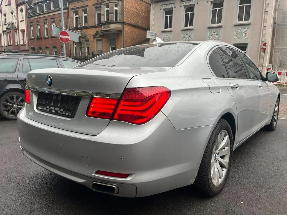 BMW 750I