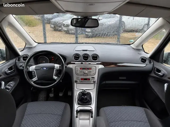 Ford Galaxy 2008 photo 4