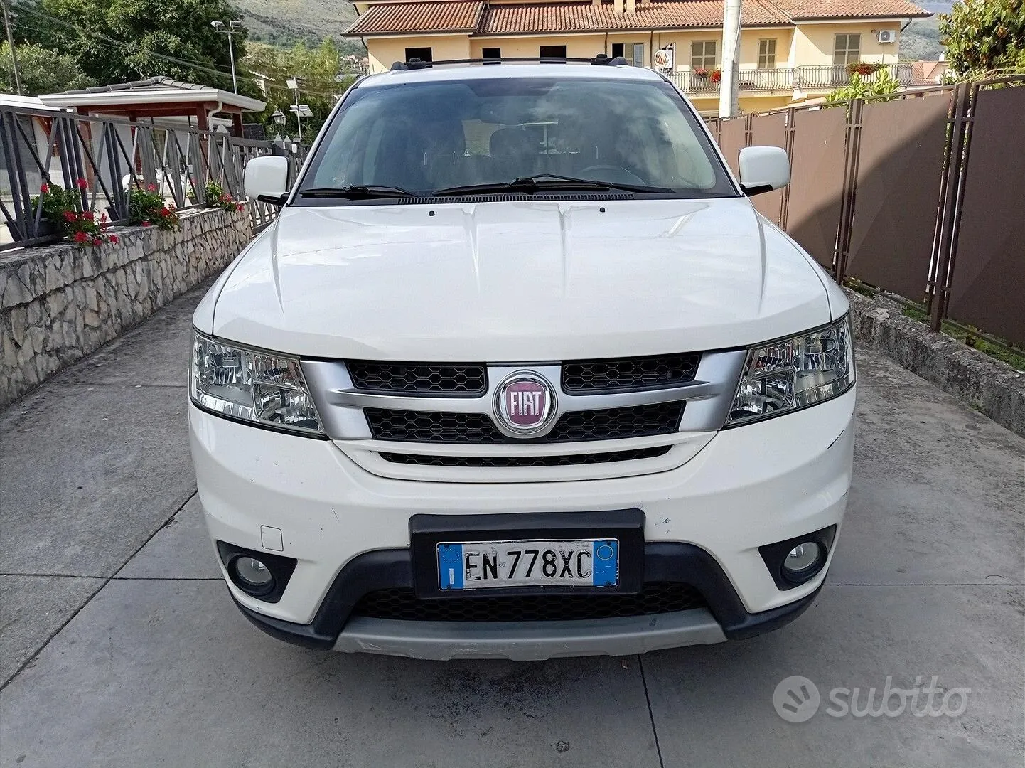 Fiat Freemont 2012 photo 2
