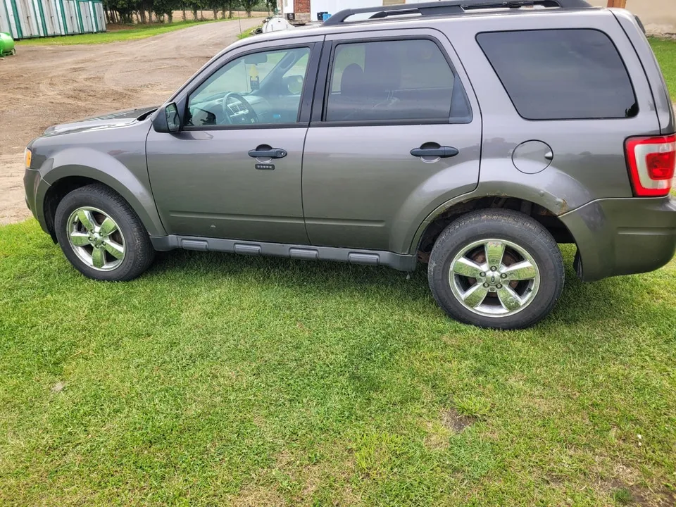 Ford Escape 2011 photo 3