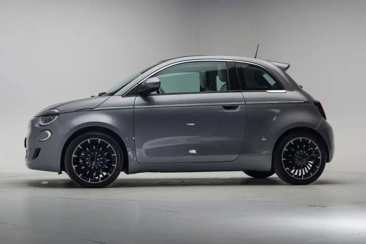 Fiat 500E 2021 photo 2