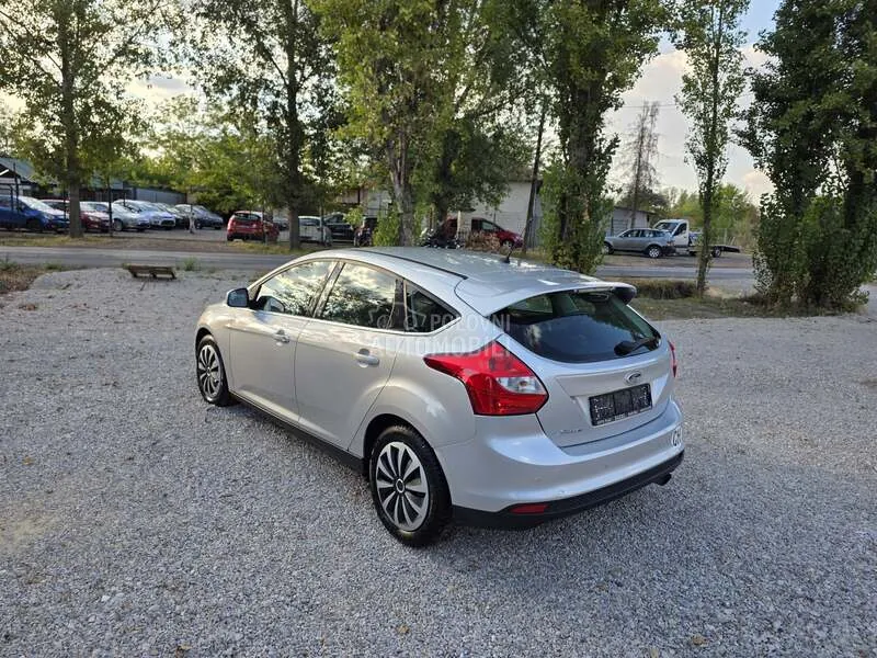 Ford Focus 2011 photo 3