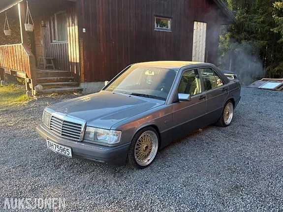 Mercedes-Benz 190