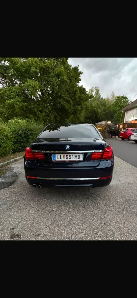BMW 7 Series 2012 photo 3