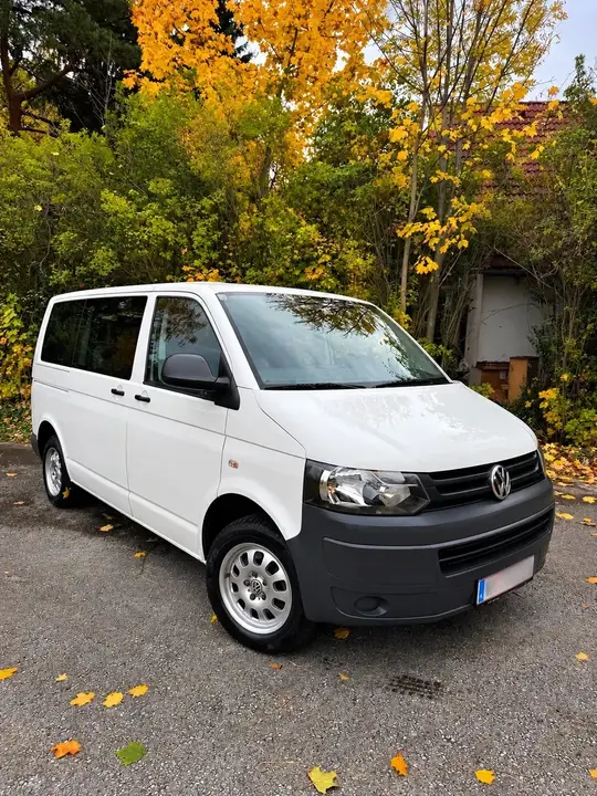Volkswagen T5 Transporter 2011 photo 2