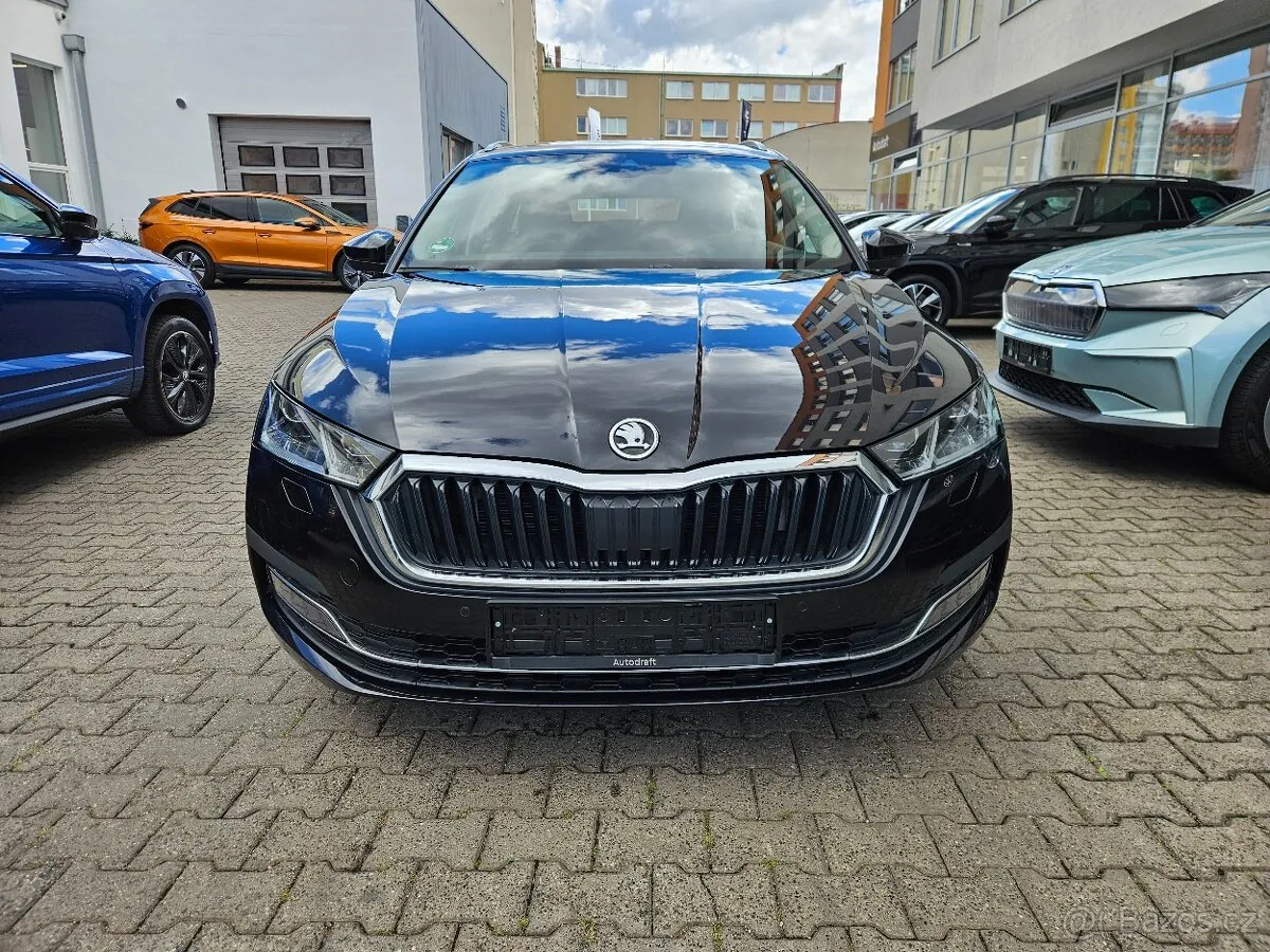 Skoda Octavia 2023 photo 2