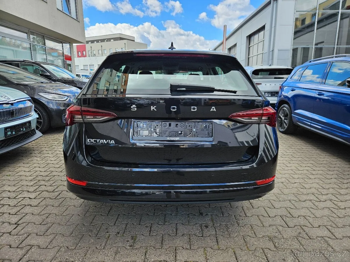 Skoda Octavia 2023 photo 5